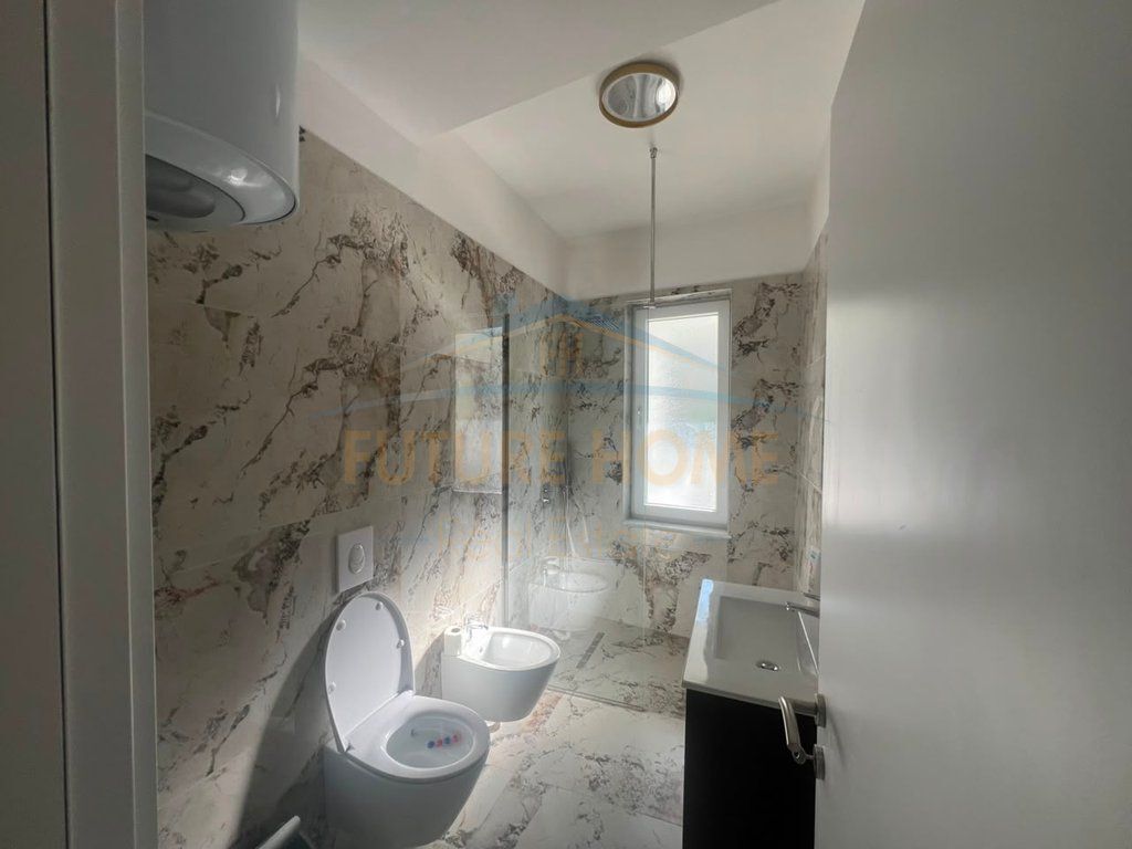 Appartamento 2+1+2 in affitto, Rruga e Dibres 750 €    75,000 Lekë