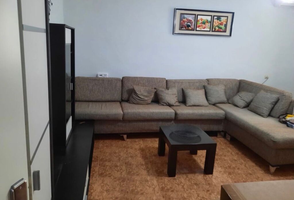Jepet me qira apartament 1+1 te Medreseja