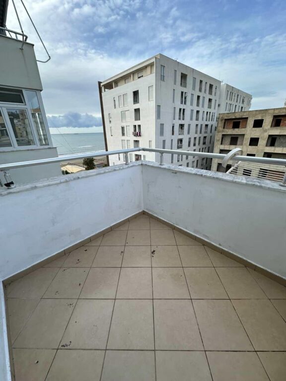 Vendo appartamento con vista sul mare a Durazzo