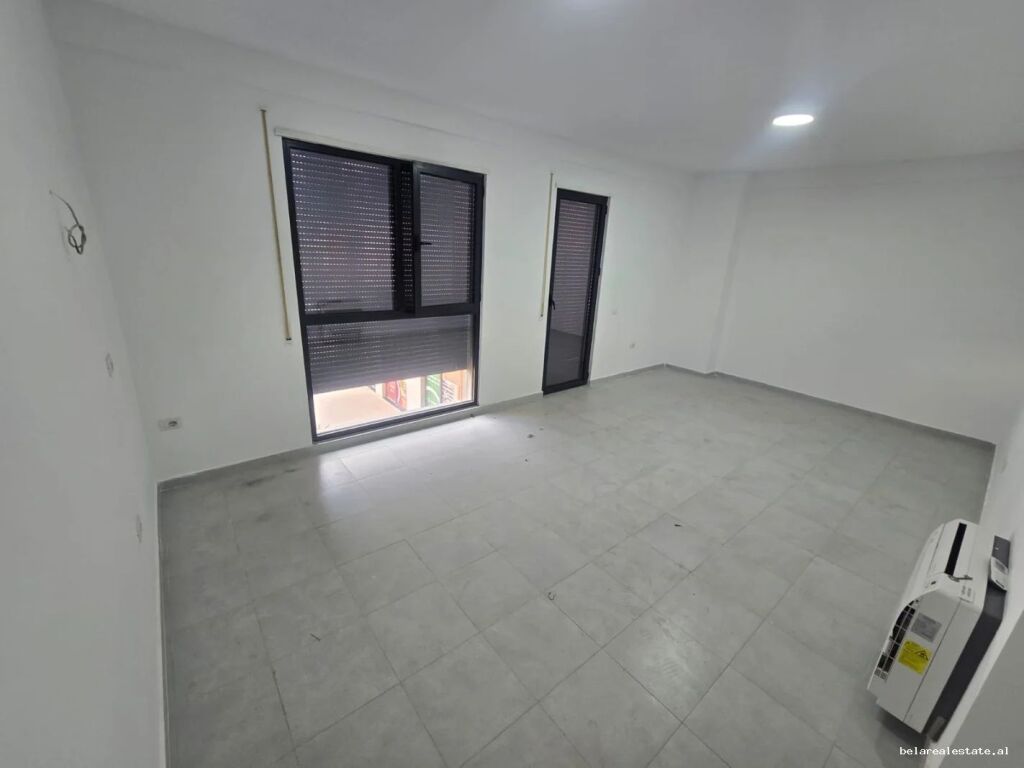 Zyre Me Qera 2+1 Tek Varri i Bamit  (ID BZ2628) Tirane.