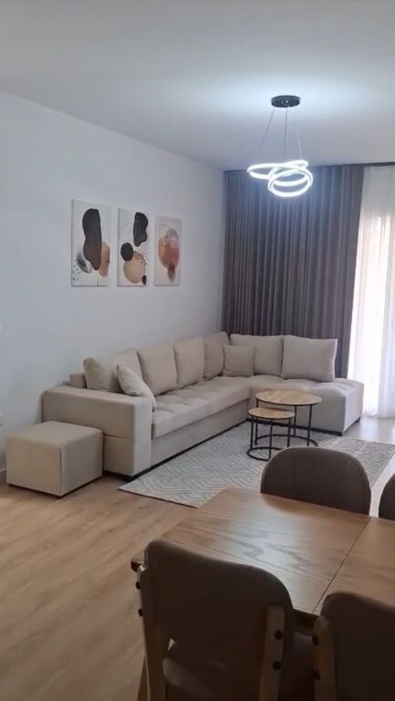 Apartament me qera 2+1