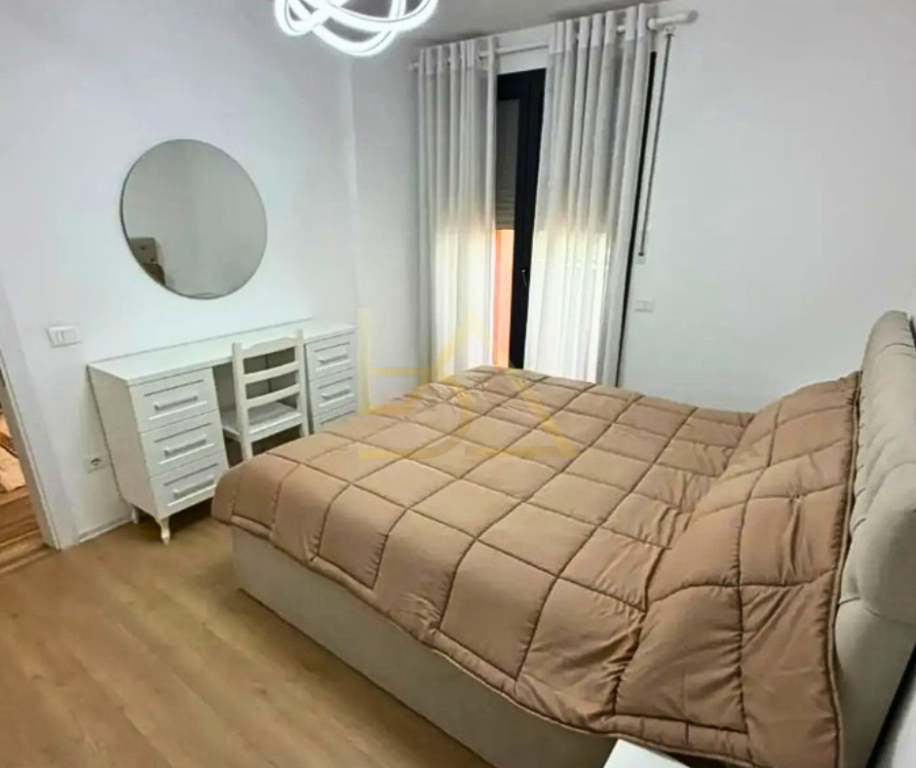 Apartament 1+1 me Qira – Kompleksi Zirkon, Porcelan, Tiranë