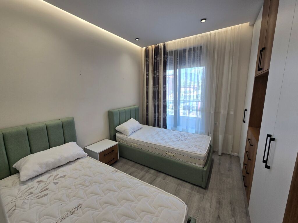 Apartament 2+1+2 Ballkon Me Qira Ne Kompleks Rezidencial | Perballe UET