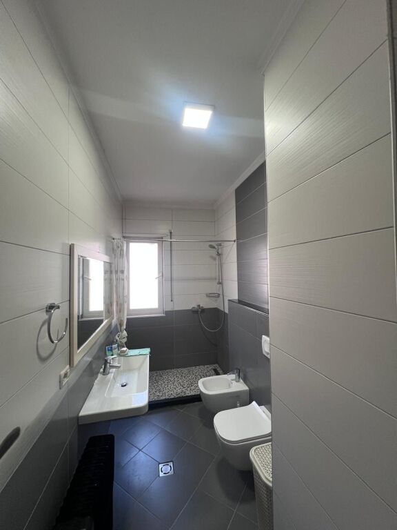 Jepet Me Qera Apartament 2+1+2 Ballkone
