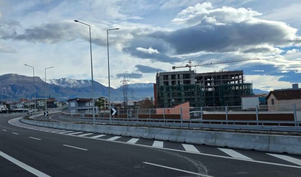 OKAZION ! SHITET APARTAMENT 1+1 + POST PARKIMI - PASKUQAN , TIRANE