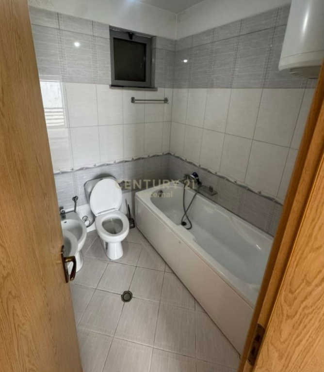 Jepet me Qera Apartament 2+1+2 në Astir
