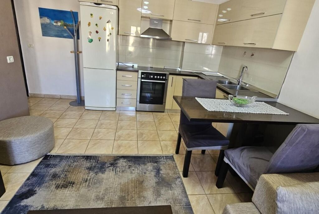 Ad Astir Vendesi Appartamento 2+1 Arredato!