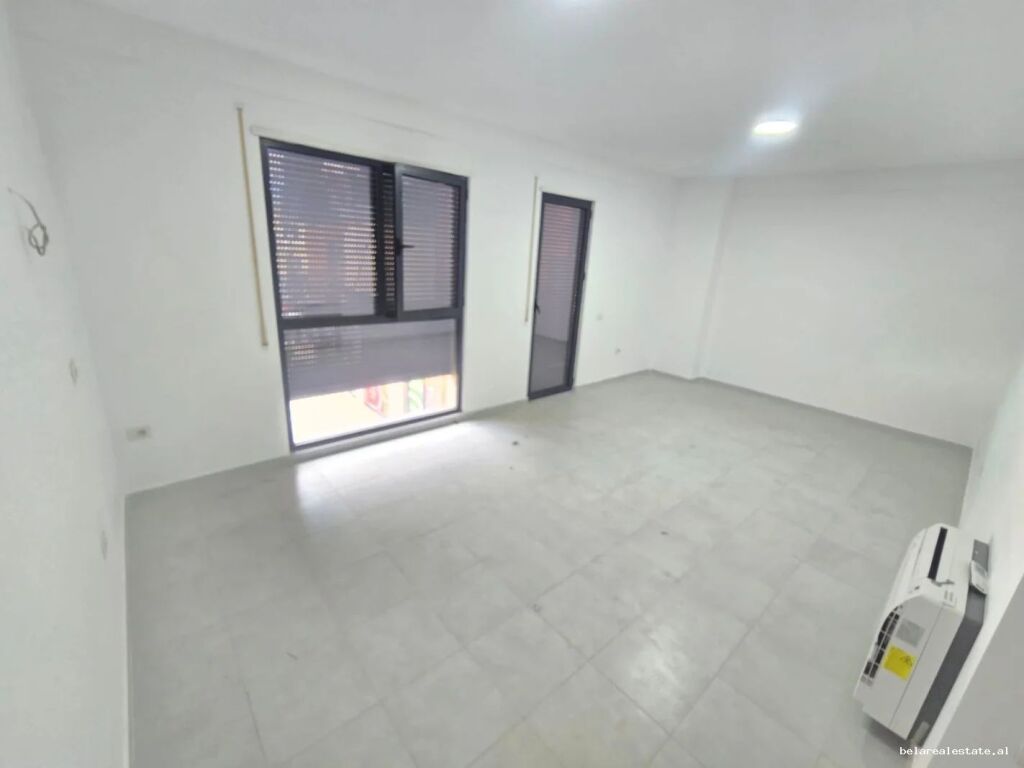 Zyre Me Qera 2+1 Tek Varri i Bamit  (ID BZ2628) Tirane.