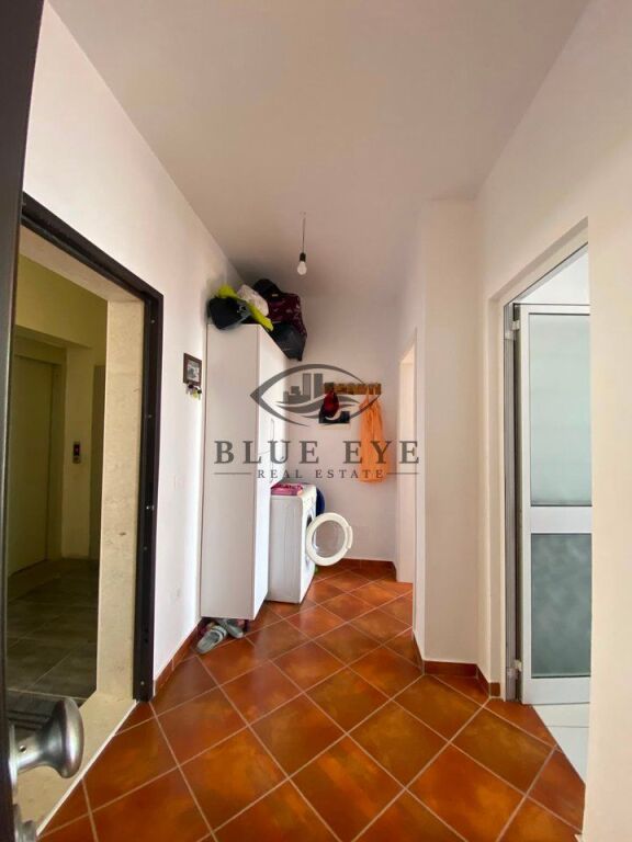 Shitet apartament në Vilat e Zogut – Pamje nga deti!
