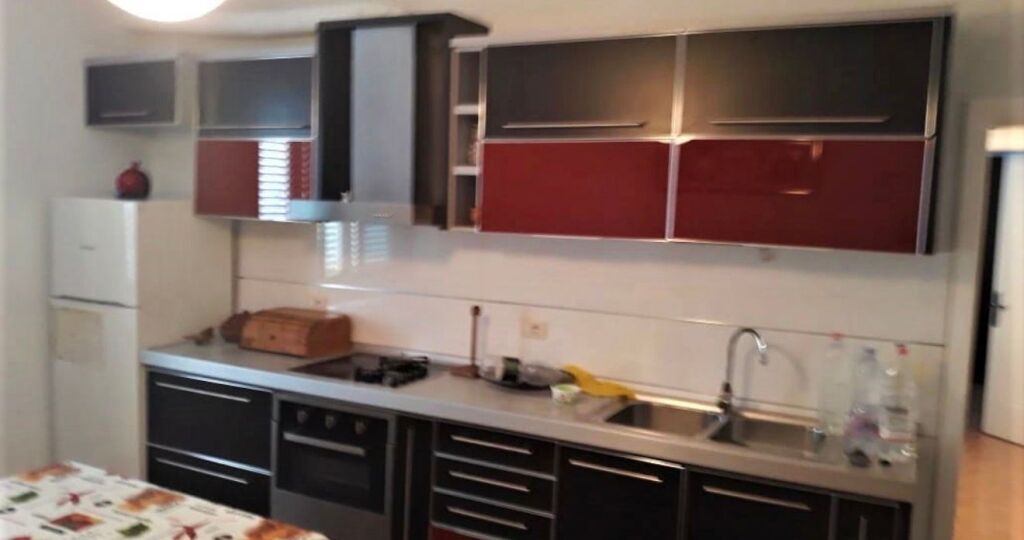 Jepet me qira apartament 1+1 te Medreseja