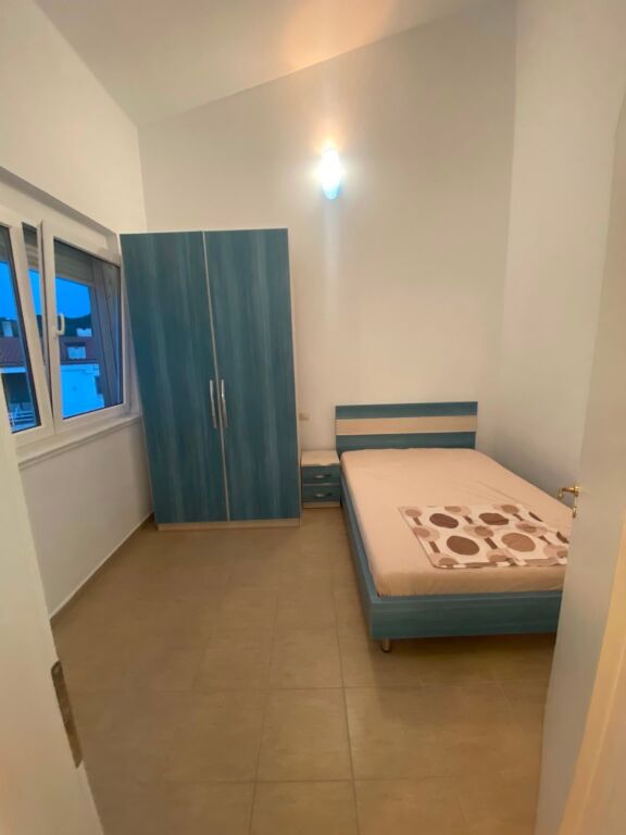 🏡 Apartament 2+1 me qera  📍Kodra e Diellit 1   🏢 Kati: 3 pa ashensor  🛋️ I mobiluar  📐 Sipërfaqja: 92 m2   💰Çmimi: 55.000 Lekë/Muaj