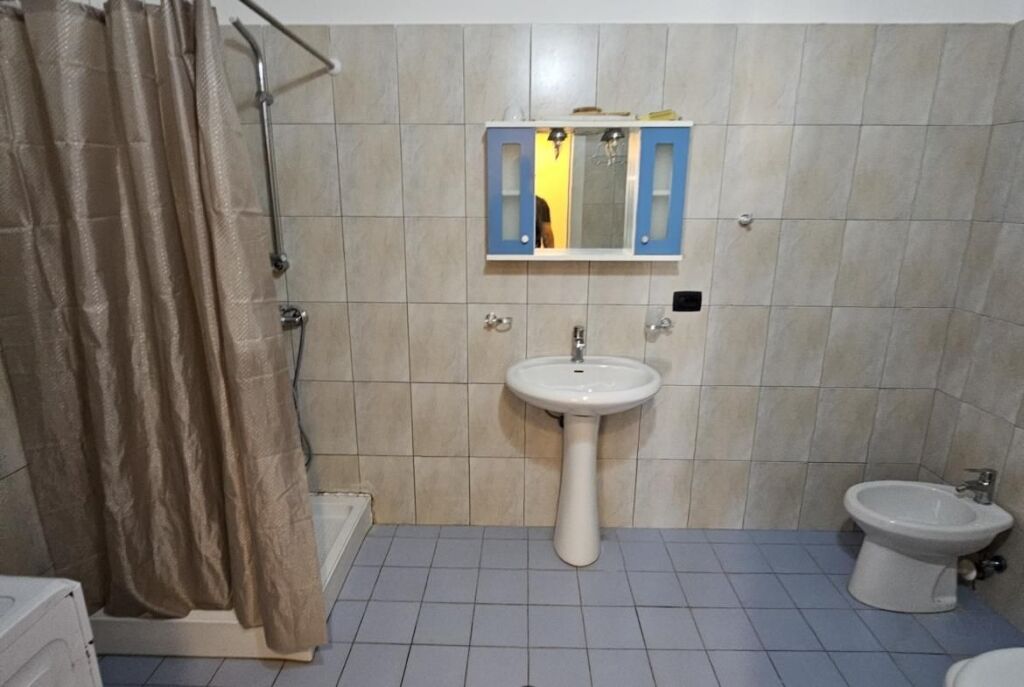 Tek Kamelia, Golem, Shitet Apartament 1+1 Me Mundësi Ndarjeje në 2+1!