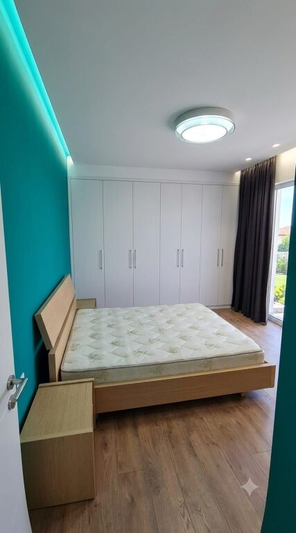 Jepet me qira 1+1 Astir te Jolla 600 mije leke