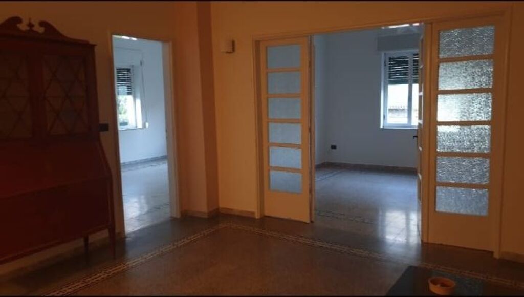 Ofrohet me Qira Ambient Biznesi pranë Gjykatës!
