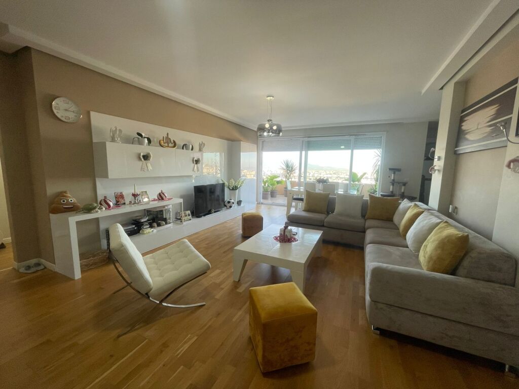 🌿 LUSSO, SPAZIO E VISTA PANORAMICA! 🏡Vendesi Super Appartamento 3+1+2 presso il Giardino Botanico – Tirana
