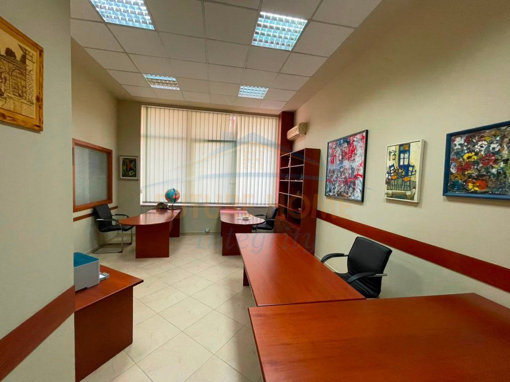 Affitto, Locale Commerciale, Myslym Shyri, Tirana.