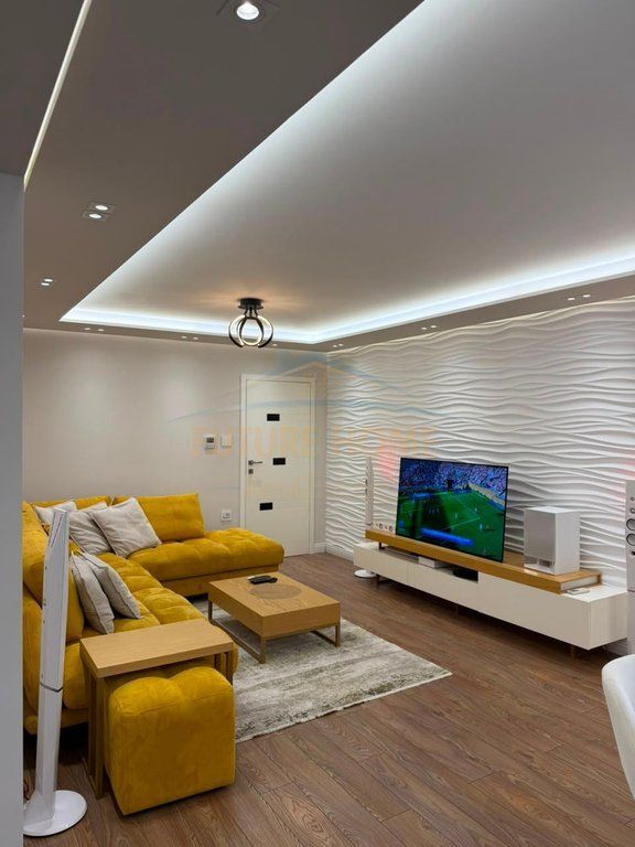 Shitet, Apartament 2+1+2, Blloku Gintash, Laprakë