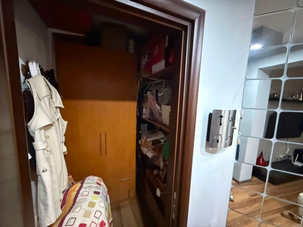 📣 QERA Apartament 2+1 📍 Myslym Shyri, Prane Karburantit ✨  🏢 Ndertim Ekzistues 🪜 Kati 3 (Pa Ashensor) 🔹 Sallon Spacioz 🔹 Kuzhine e Vecuar 🔹 2 Depo 🔹 Ballkon 👫 Preferohen Kliente Familjare  💶 Cmimi 60.000 Leke i Pa Diskutueshem