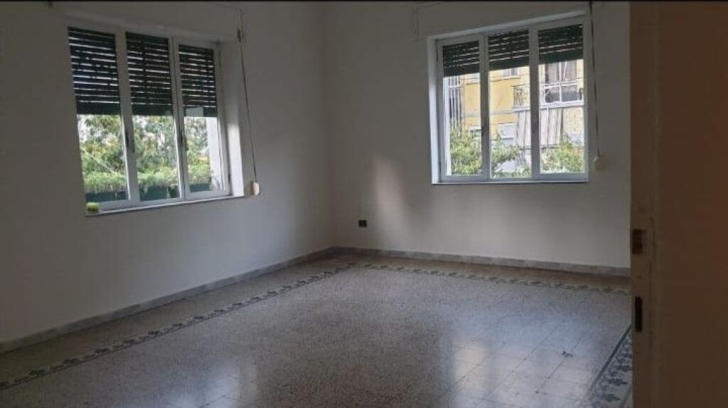 Ofrohet me Qira Ambient Biznesi pranë Gjykatës!
