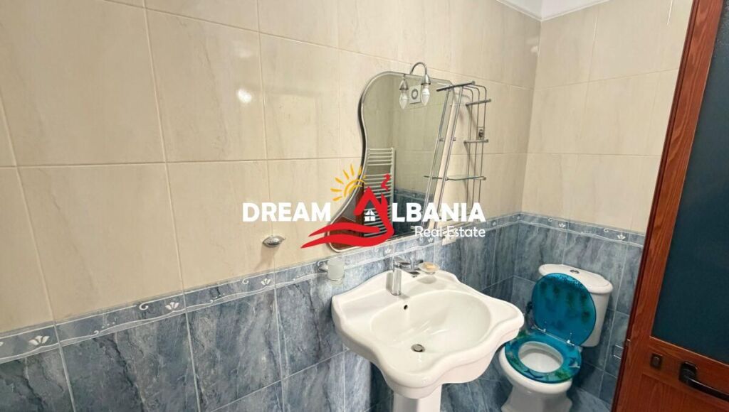 Jepet Apartament 2+1+2 me qera Tek Rruga e Barikadave, prane hotel Areela (ID 42215634)