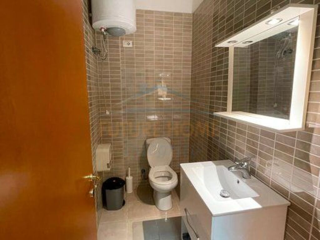 Affitto, Spazio Commerciale, Myslym Shyri, Tirana.