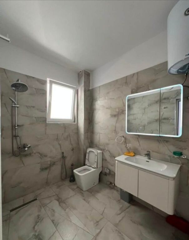AFFITTASI APPARTAMENTO 2+1, 120 M², NEL SANATORIUM, TIRANA