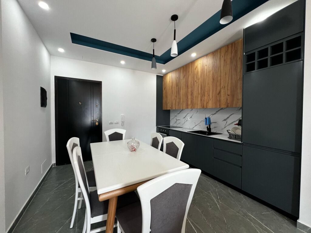 SHITET SUPER APARTAMENT 2+1 ME PAMJE DETI - LUNGOMARE, HOTEL PATIO, VLORE