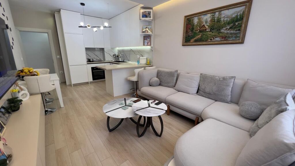 Apartment 2+1 for sale in Kamez ✨