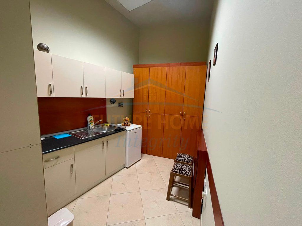 Affitto, Locale Commerciale, Myslym Shyri, Tirana.