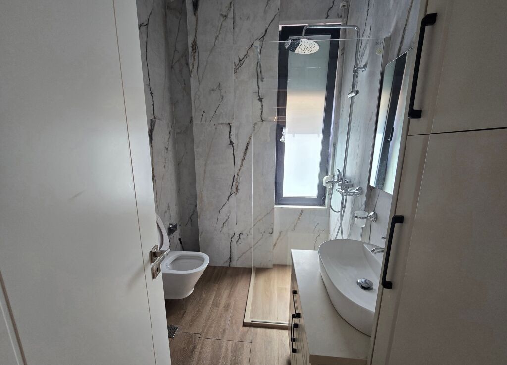 Apartament 2+1+2+ Ballkon+Parkim Me Qira Ne Kompleks Rezidencial | Perballe UET