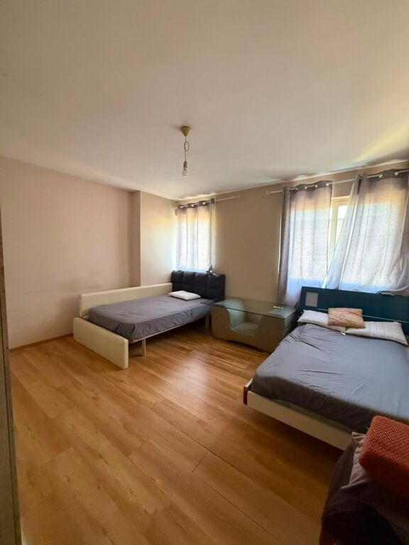 APARTAMENT PER QERA  2+1 RRUGA KONGRESI I MANASTIRIT