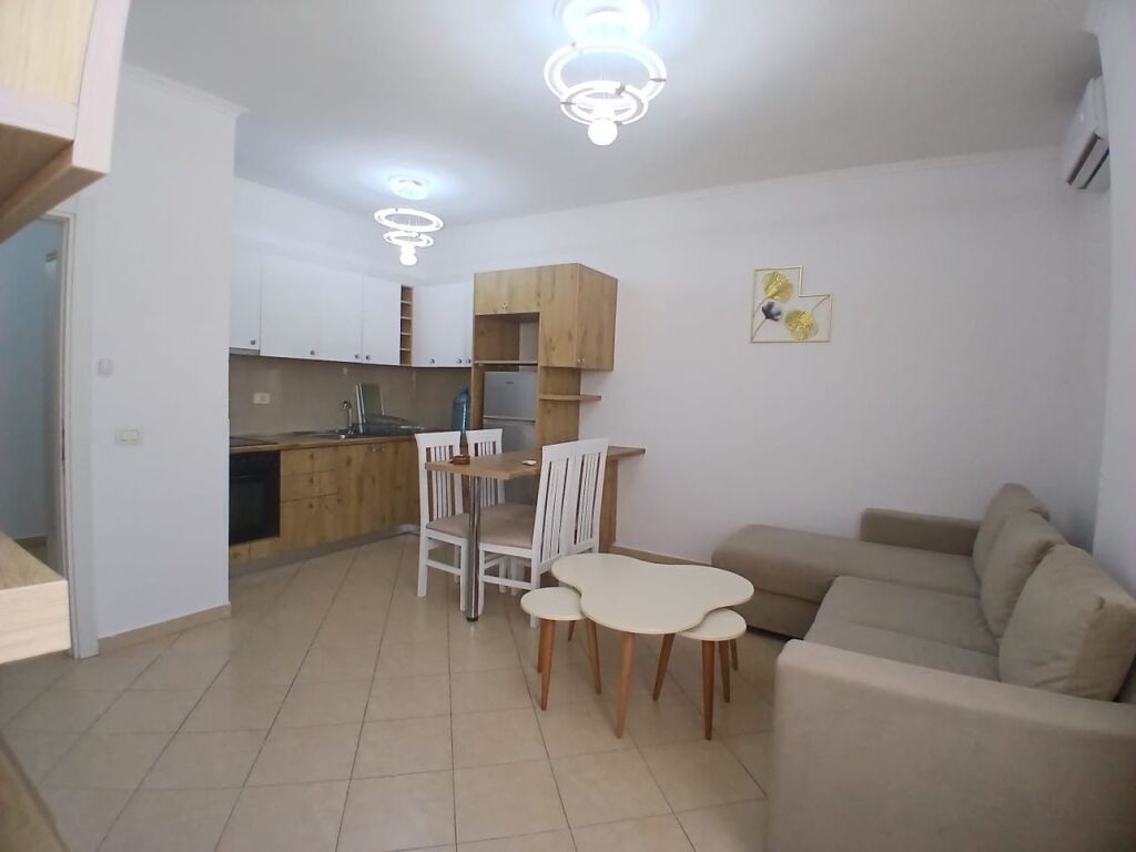 Shitet Apartament 1+1+1 Ballkon