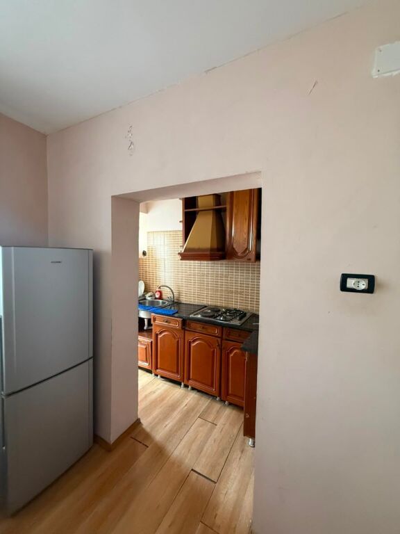 APARTAMENT PER QERA  2+1 RRUGA KONGRESI I MANASTIRIT