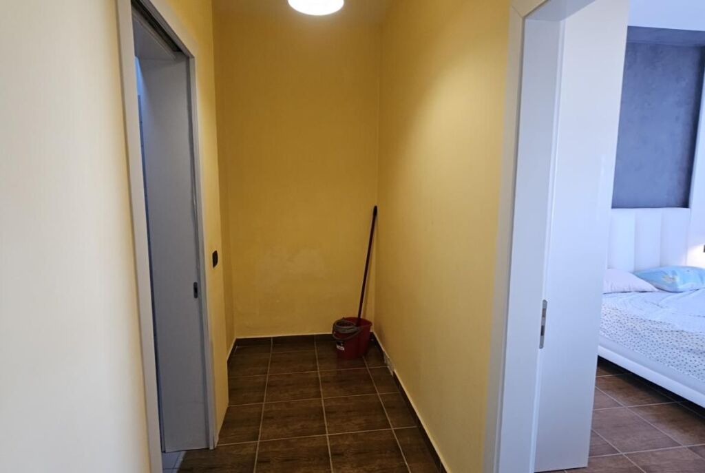 Tek Kamelia, Golem, Shitet Apartament 1+1 Me Mundësi Ndarjeje në 2+1!