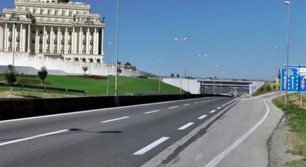 TOKE NE SHITJE NE AUTOSTRADEN TIRANE DURRES