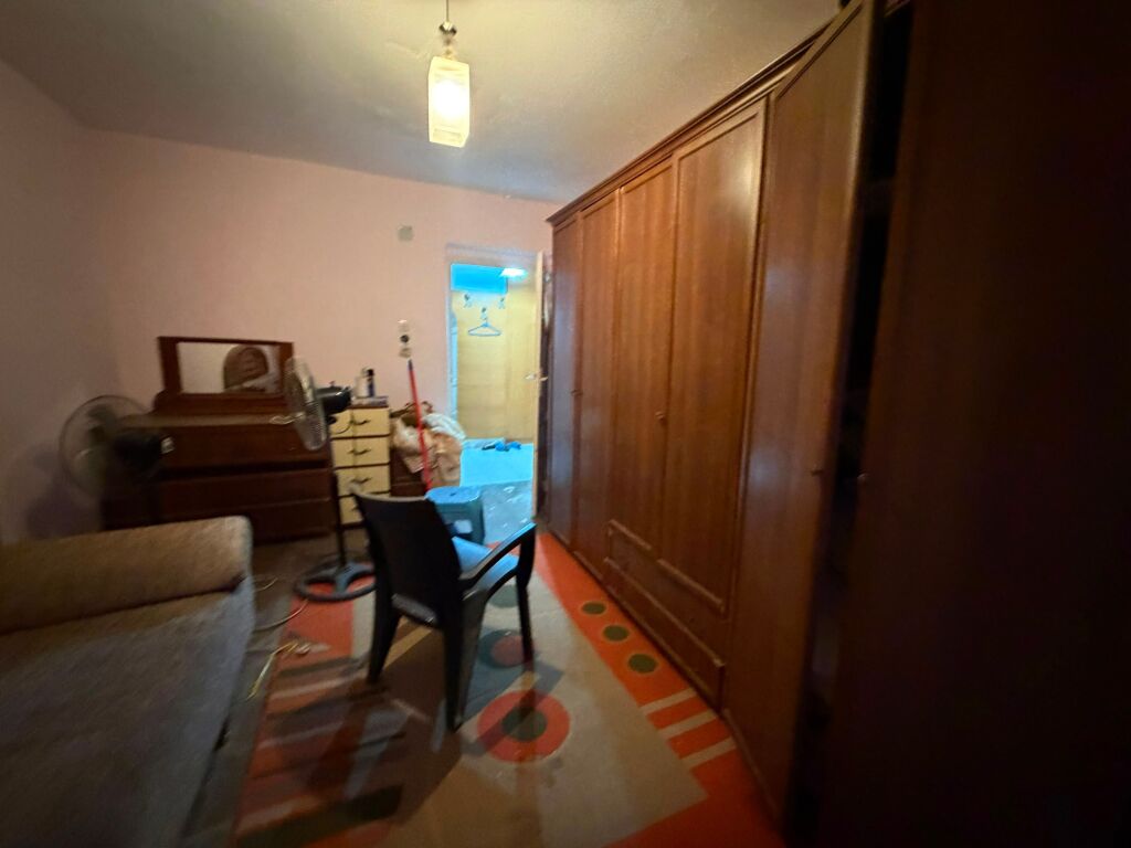 Shitet Apartament 1+1 te Kazazi