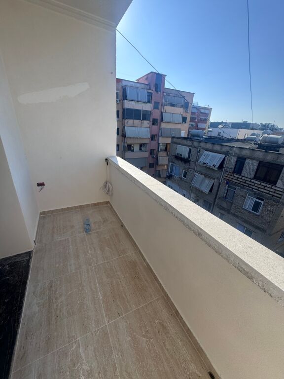 Shitet apartament 1+1+bllk prane Vasil Shanto