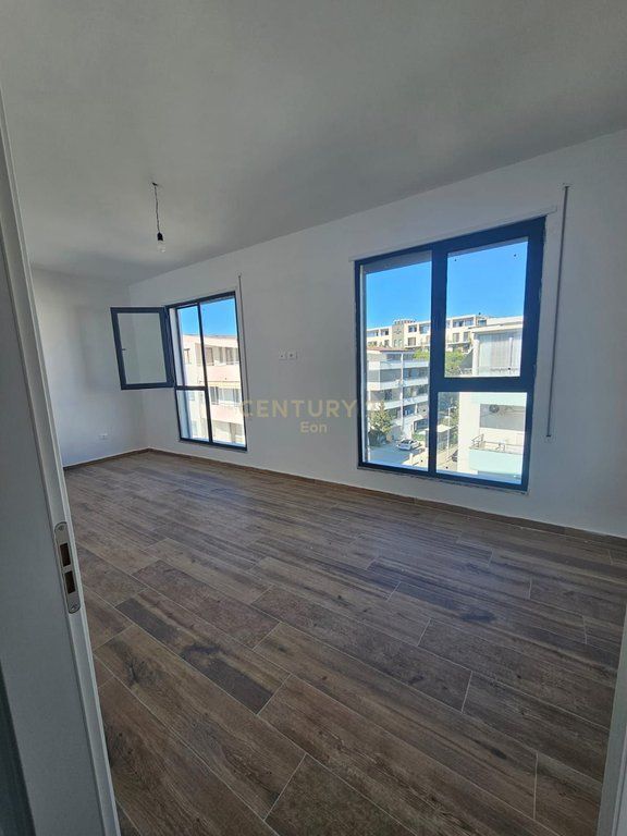 SHITET APARTAMENT NE GOLEM TE HOTEL GRIND 1+1 VETEM 50 METRA LARG DETIT !