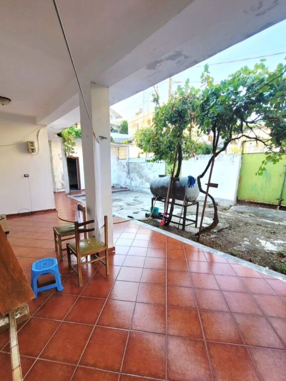🏡 Shitet shtëpi private, vetëm 300 m nga qendra e Kavajës