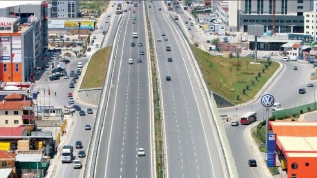 SHITET OBJEKT BIZNESI 📍 BUZE AUTOSTRADE TIRANE DURRES