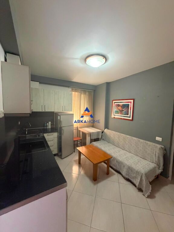 STUDIO FOR RENT "CENTER, NEAR JERONIM DE RADA SCHOOL" 43000 LEKE