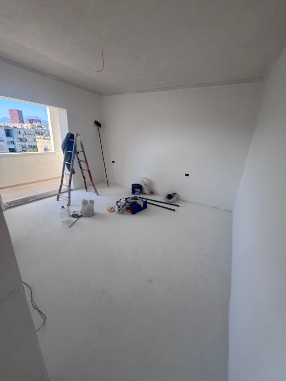 Shitet apartament 1+1+bllk prane Vasil Shanto