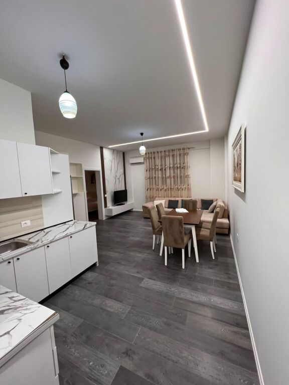 LIQENI I THATE, JAPIM ME QIRA APARTAMENT 1+1