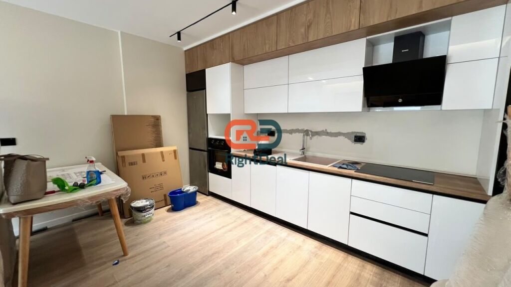 Al Complesso Paralel Living, Vendesi Appartamento 1+1, Arredato !!!