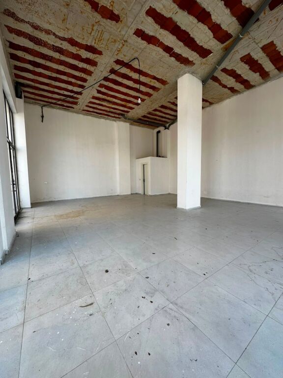 Locale commerciale in affitto