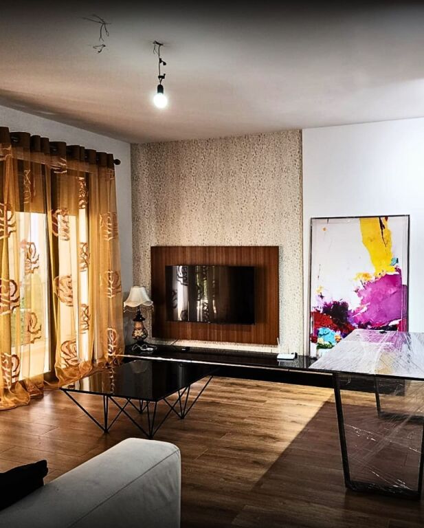 🏡 Apartment for Rent 2+1+2 + Veranda + 2 Parking Spots 📍 Near Kavaja Road