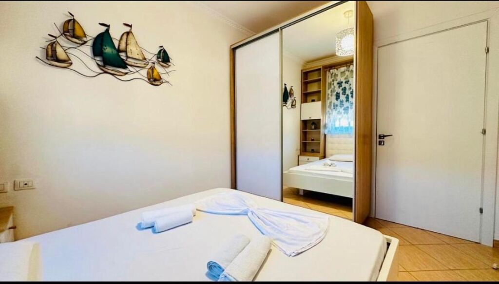🏡 Jepet me qira afatgjatë apartament 1+1 - Lungomare, Vlorë
