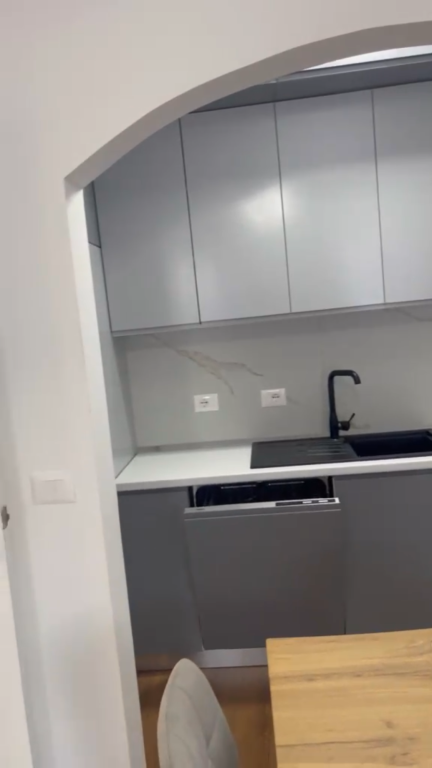 Apartament 2+1 per qera ne Fresk !