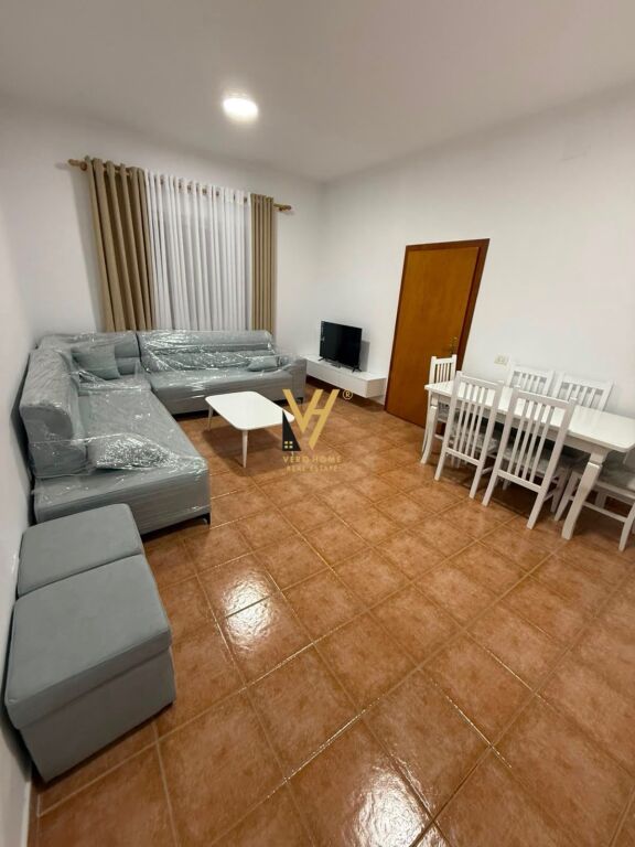 JEPET APARTAMENT 1+1 ME QERA TEK 5 MAJI 50.000 LEKE