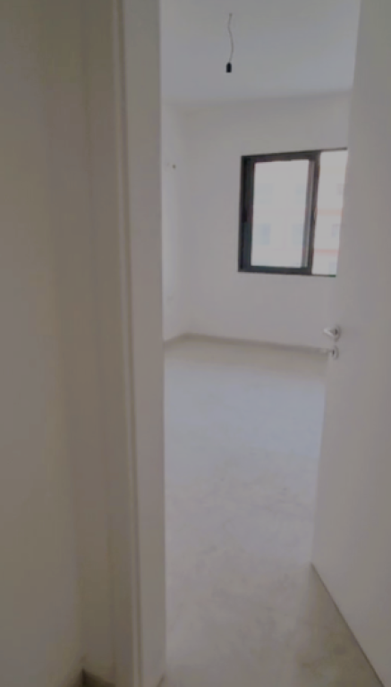 🏡 **Shitet Apartament 1+1 në Golem** 🌊